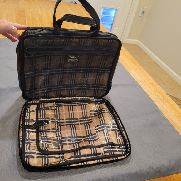 Modella Handbags - ⏹️EUC~ MODELLA MAKEUP BAG